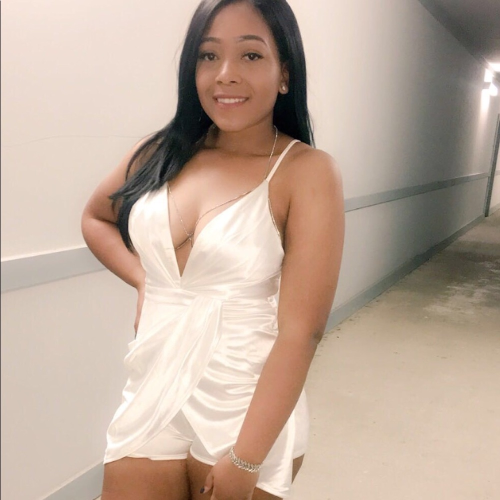 Laura’s boutique White satin romper
